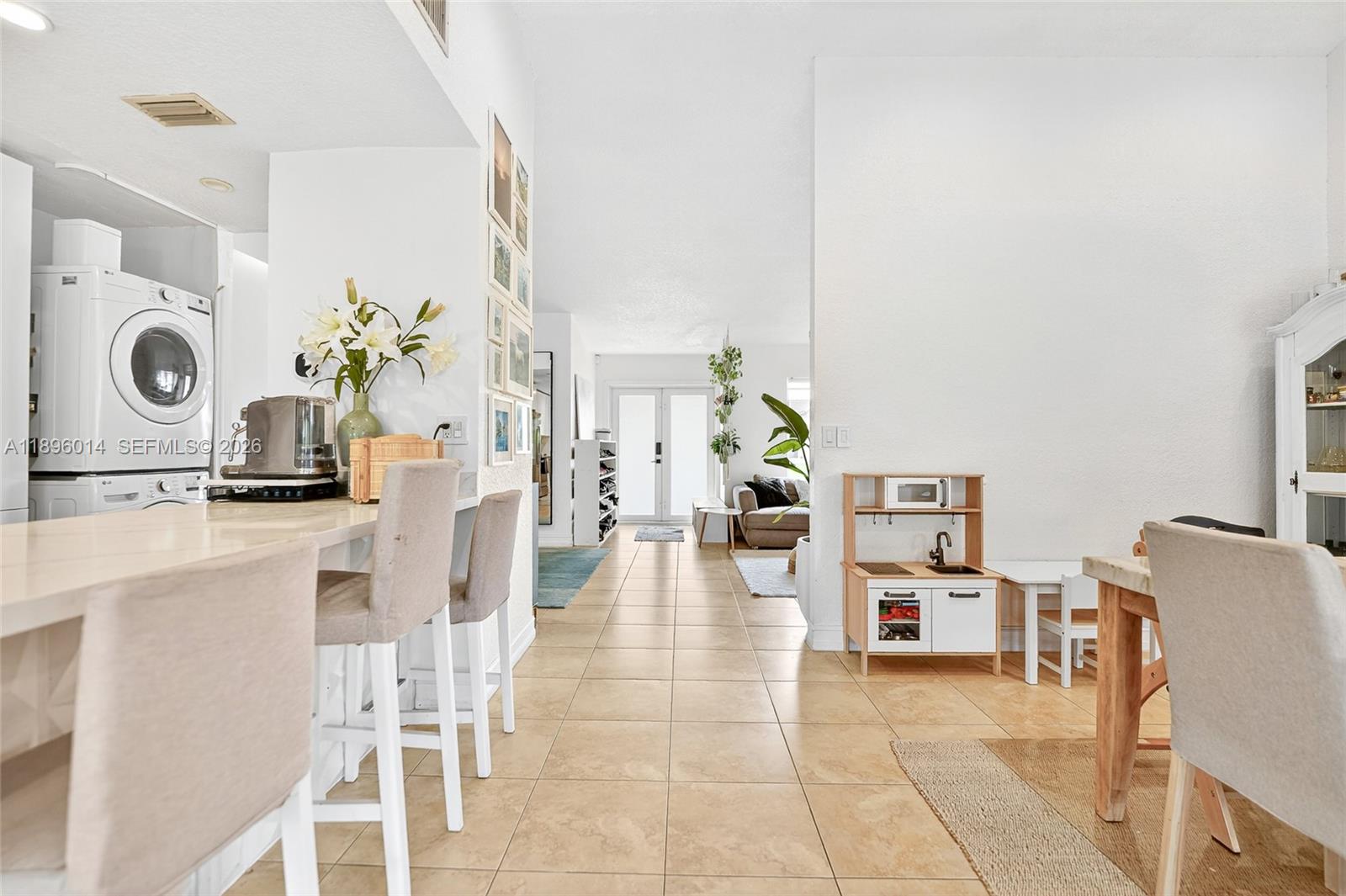 VENEZIA HOMES ESTATES - Residential