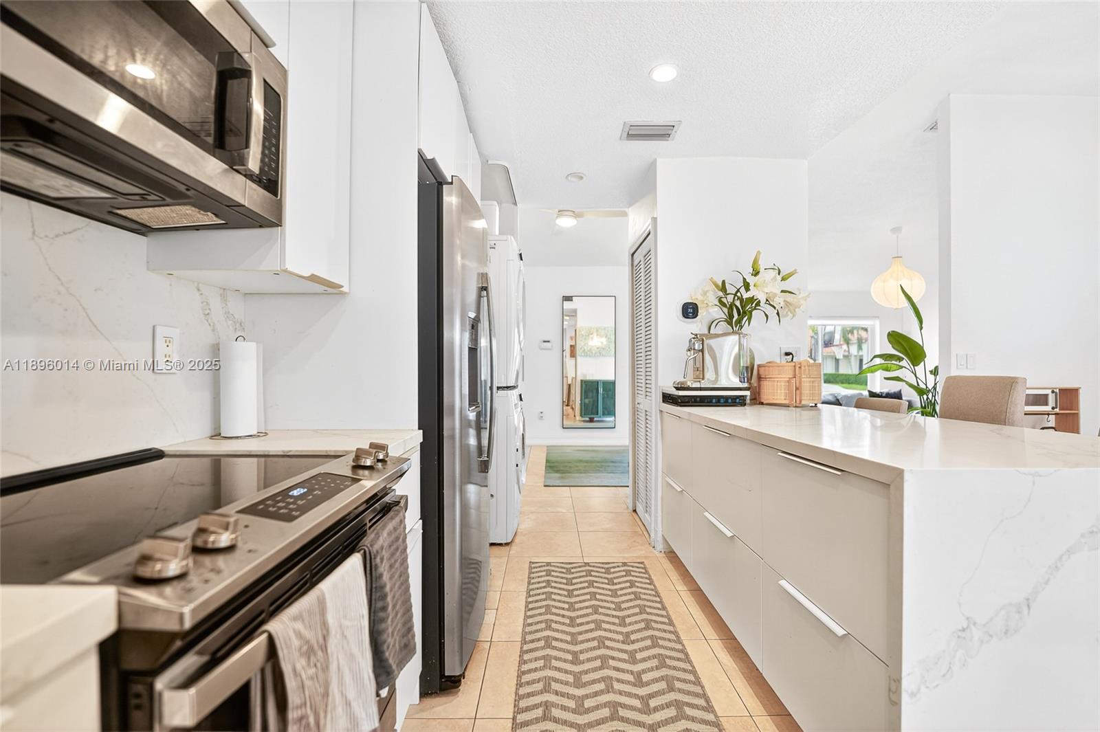 VENEZIA HOMES ESTATES - Residential