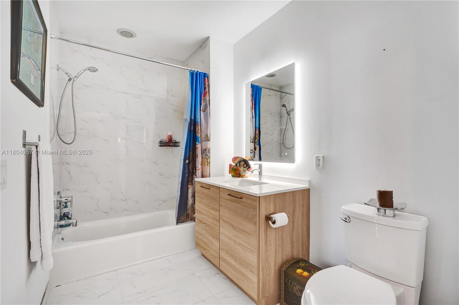 THE HARBOUR SOUTH CONDO - Residential