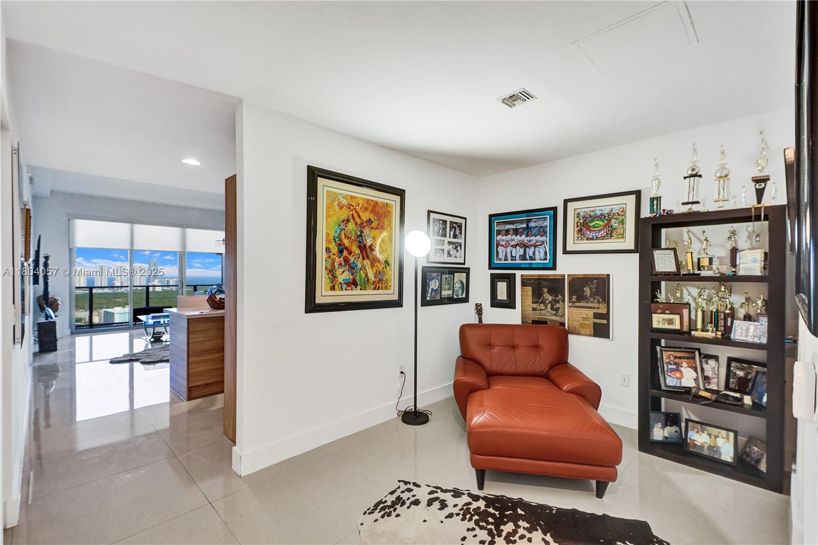 THE HARBOUR SOUTH CONDO - Residential