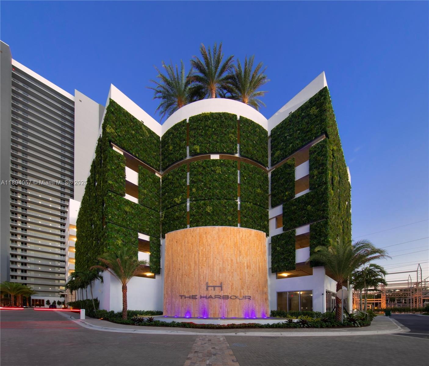 THE HARBOUR SOUTH CONDO - Residential