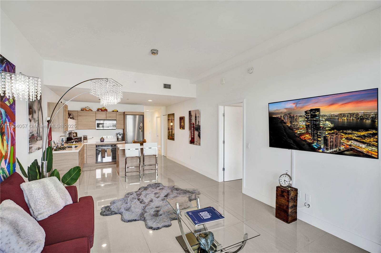 THE HARBOUR SOUTH CONDO - Residential
