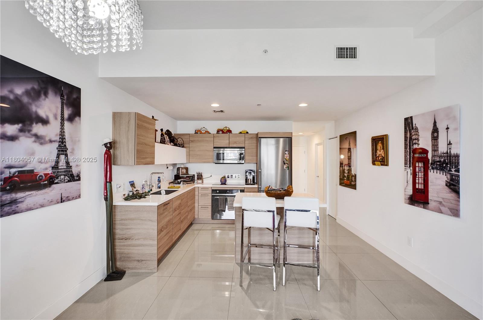 THE HARBOUR SOUTH CONDO - Residential