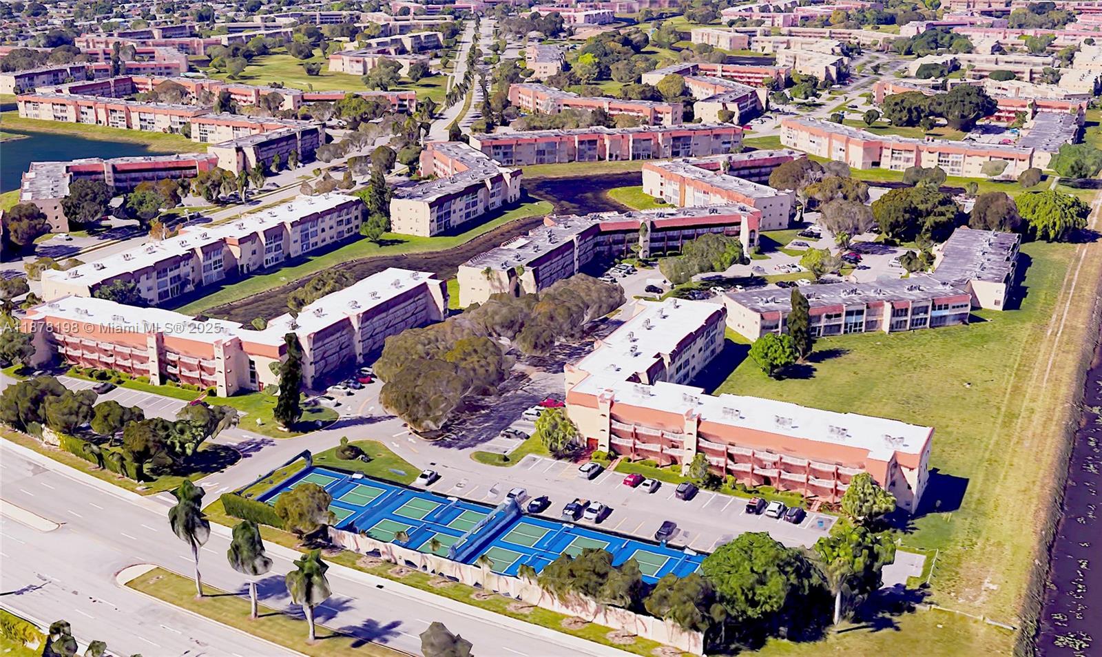 SUNRISE LAKES 90 CONDO - Residential