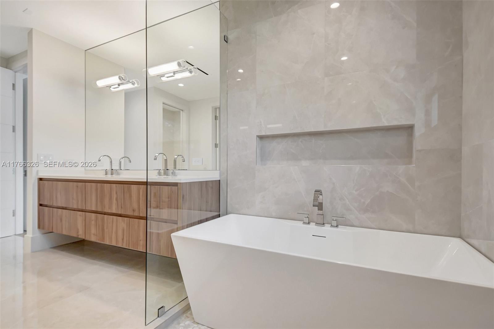 NORTH LAKE WORTH - Residential