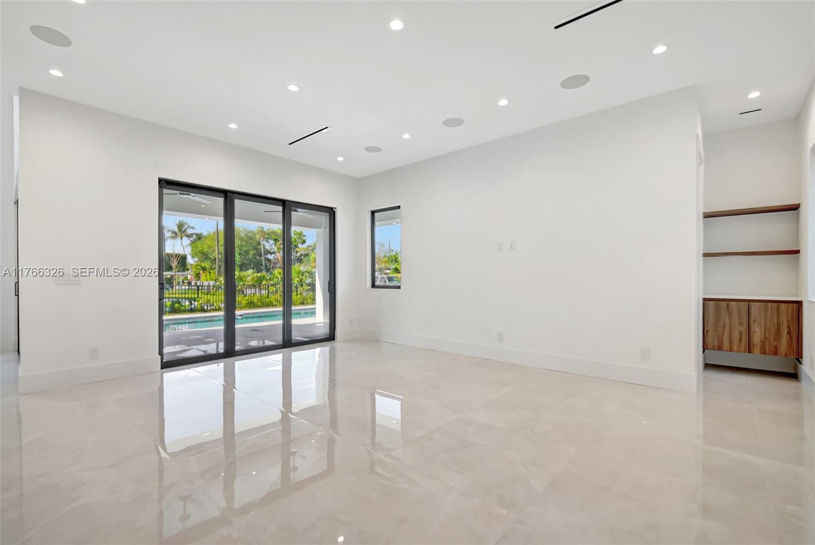 NORTH LAKE WORTH - Residential