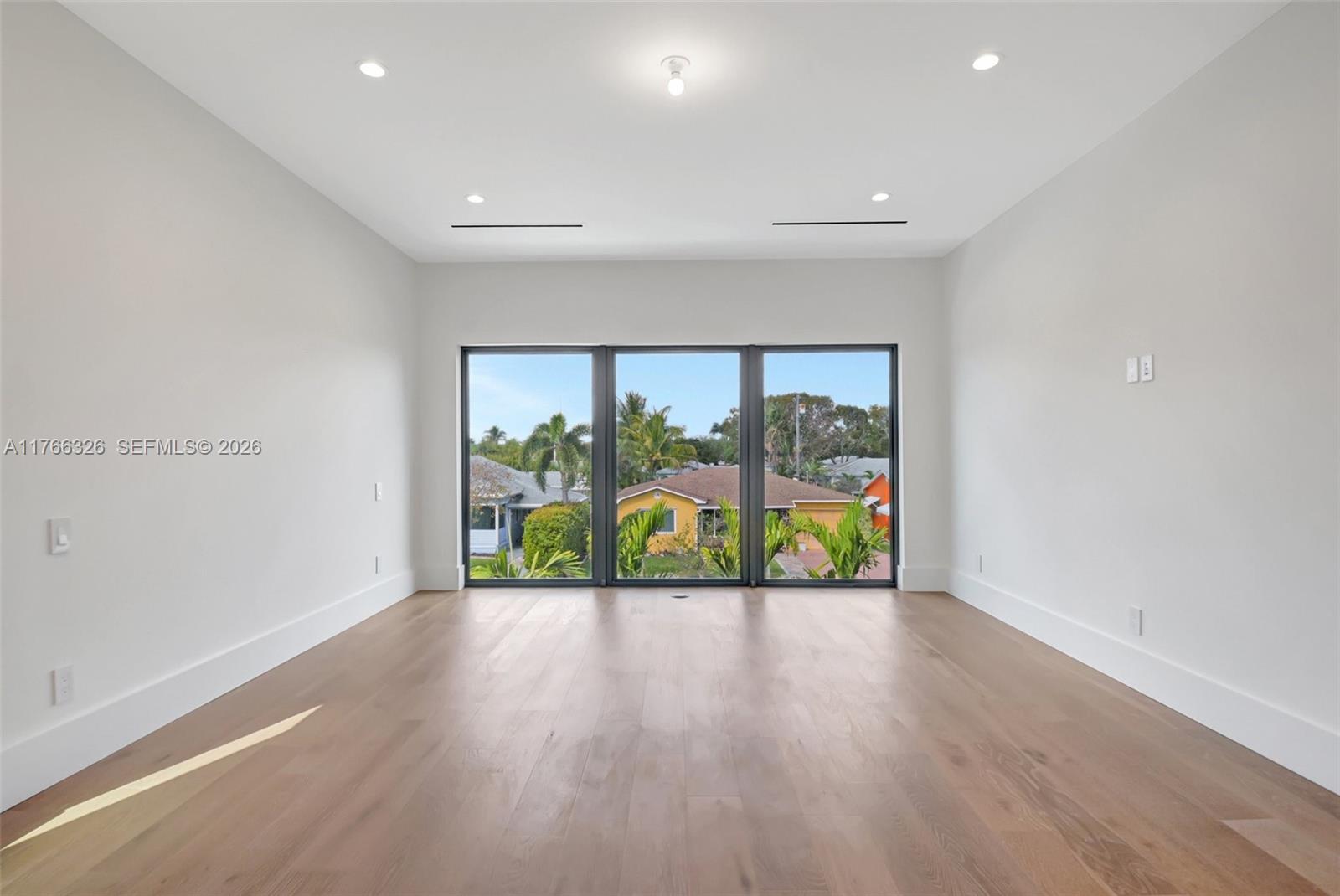 NORTH LAKE WORTH - Residential