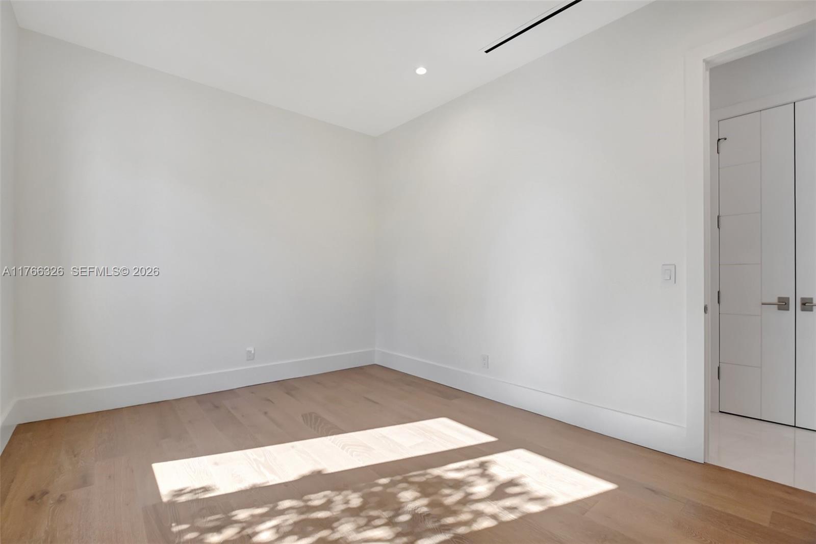 NORTH LAKE WORTH - Residential