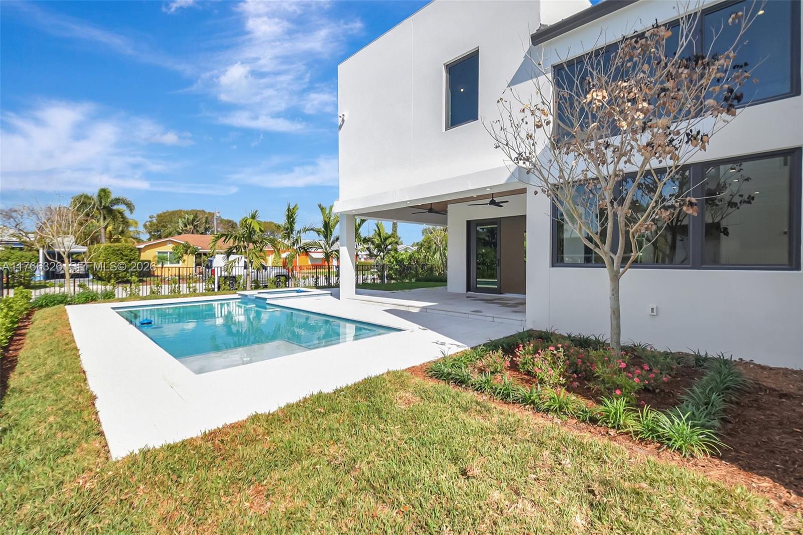 NORTH LAKE WORTH - Residential