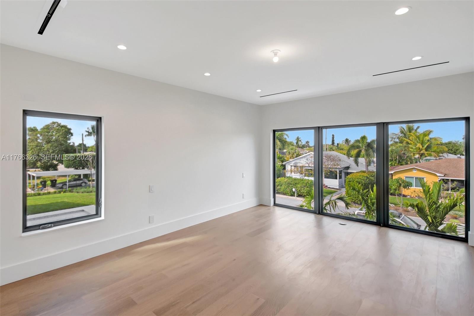 NORTH LAKE WORTH - Residential