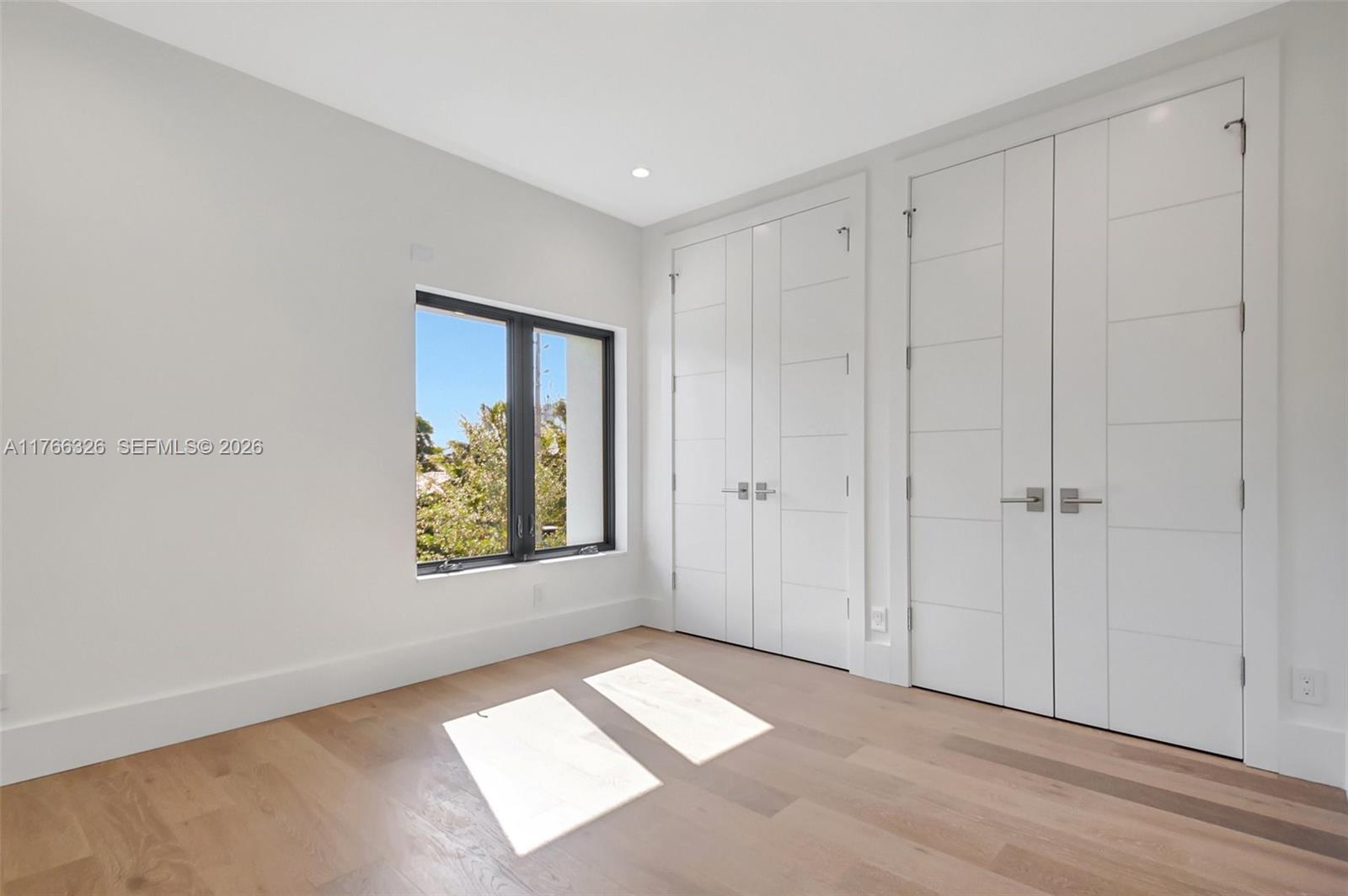 NORTH LAKE WORTH - Residential