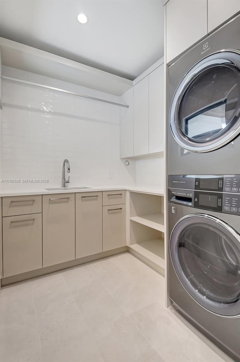 NORTH LAKE WORTH - Residential