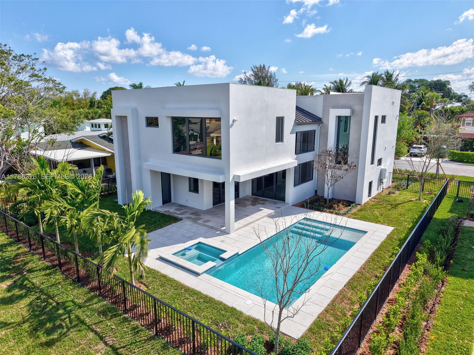 NORTH LAKE WORTH - Residential