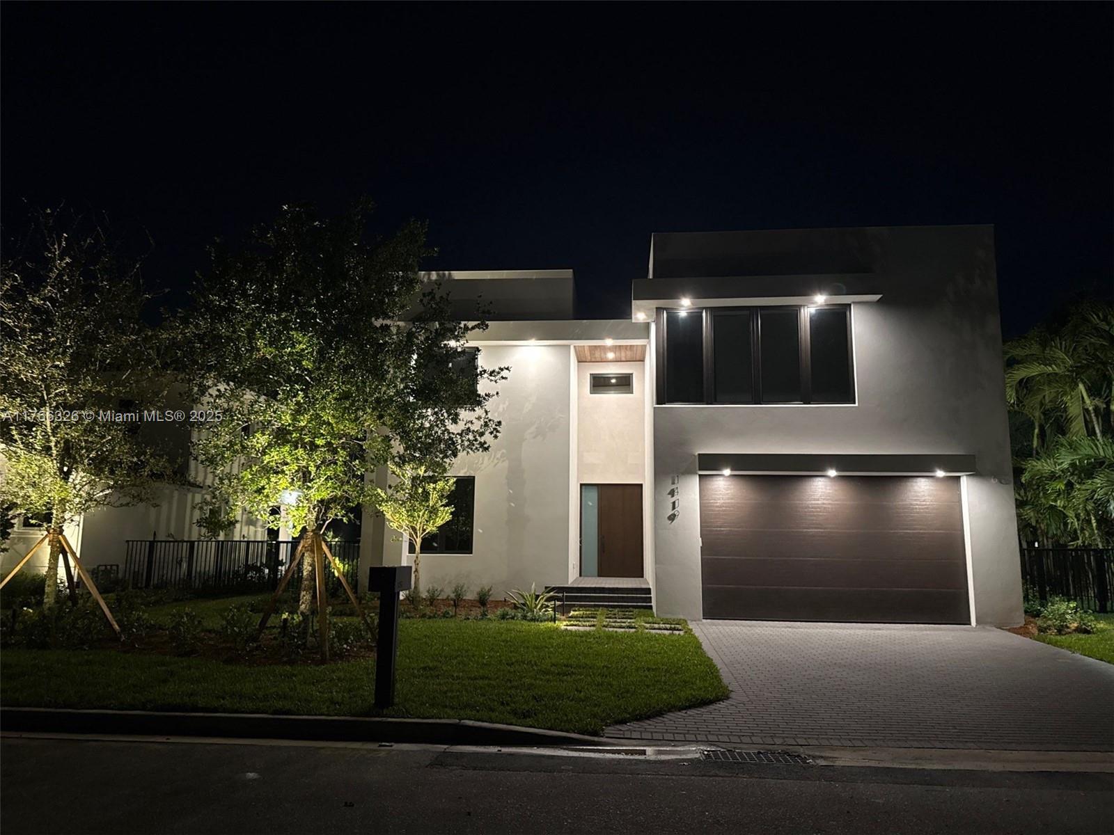 NORTH LAKE WORTH - Residential