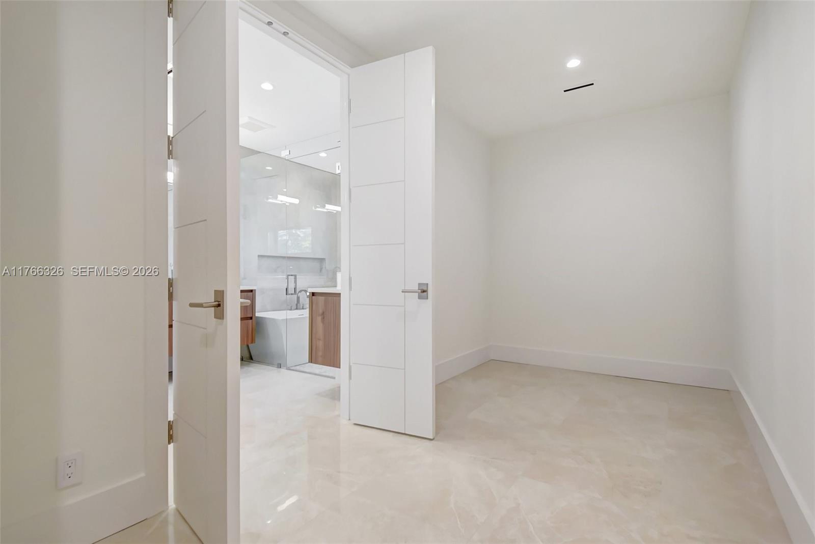 NORTH LAKE WORTH - Residential