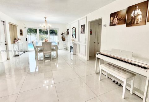 Tiny photo for 411 SW 10th Ter, Hallandale Beach, FL 33009 (MLS # A12026691)