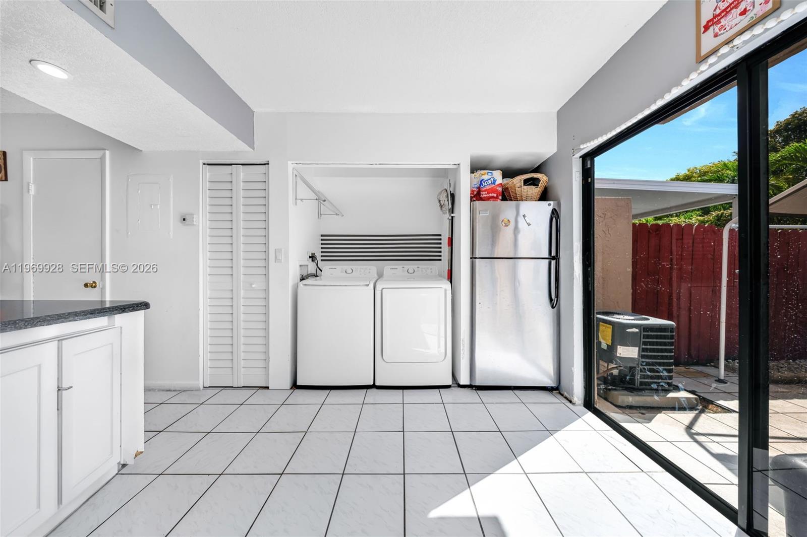 VILLAS UNIVERSITY SQUARE - Residential