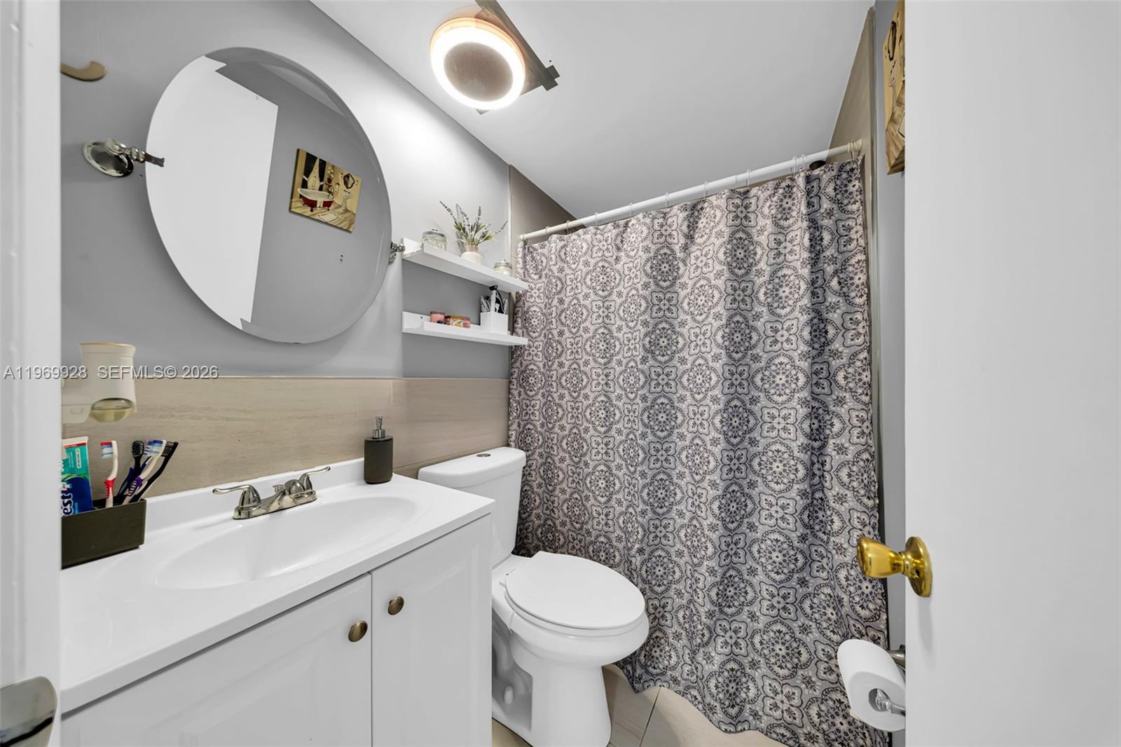 VILLAS UNIVERSITY SQUARE - Residential