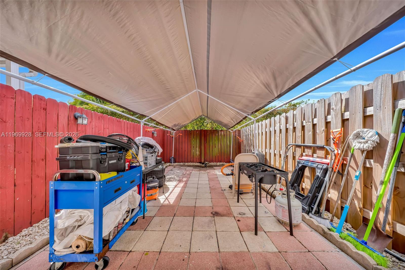 VILLAS UNIVERSITY SQUARE - Residential