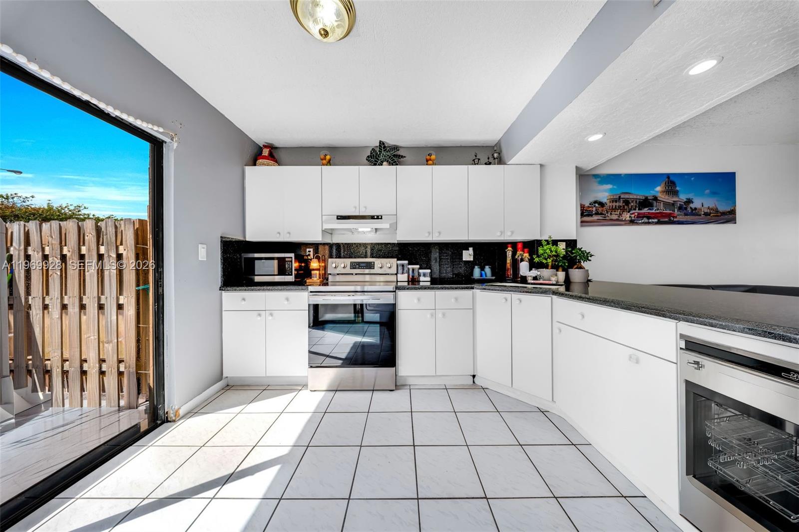 VILLAS UNIVERSITY SQUARE - Residential