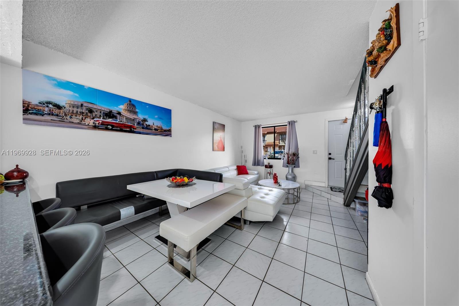 VILLAS UNIVERSITY SQUARE - Residential