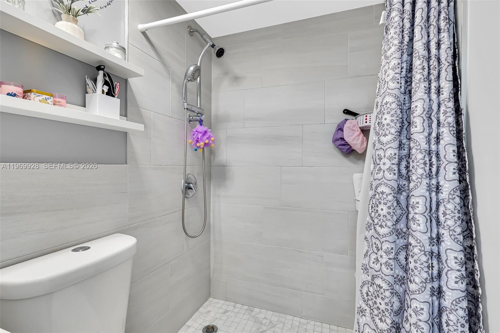 VILLAS UNIVERSITY SQUARE - Residential