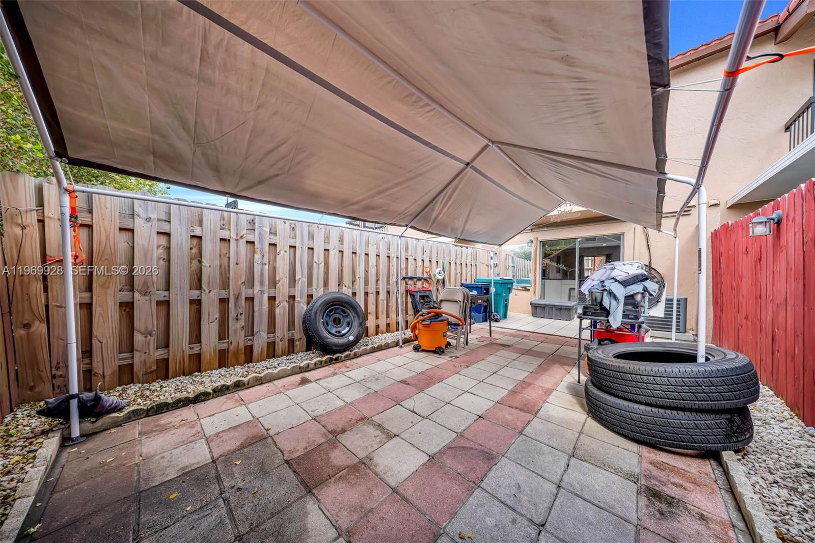 VILLAS UNIVERSITY SQUARE - Residential