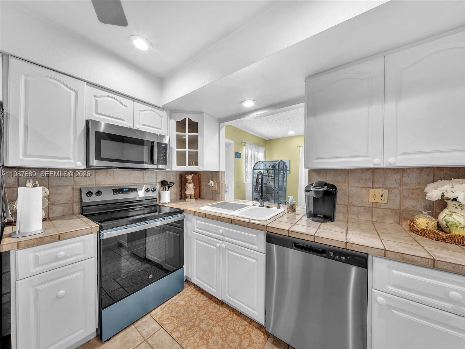 PASADENA LAKES SOUTH - Residential