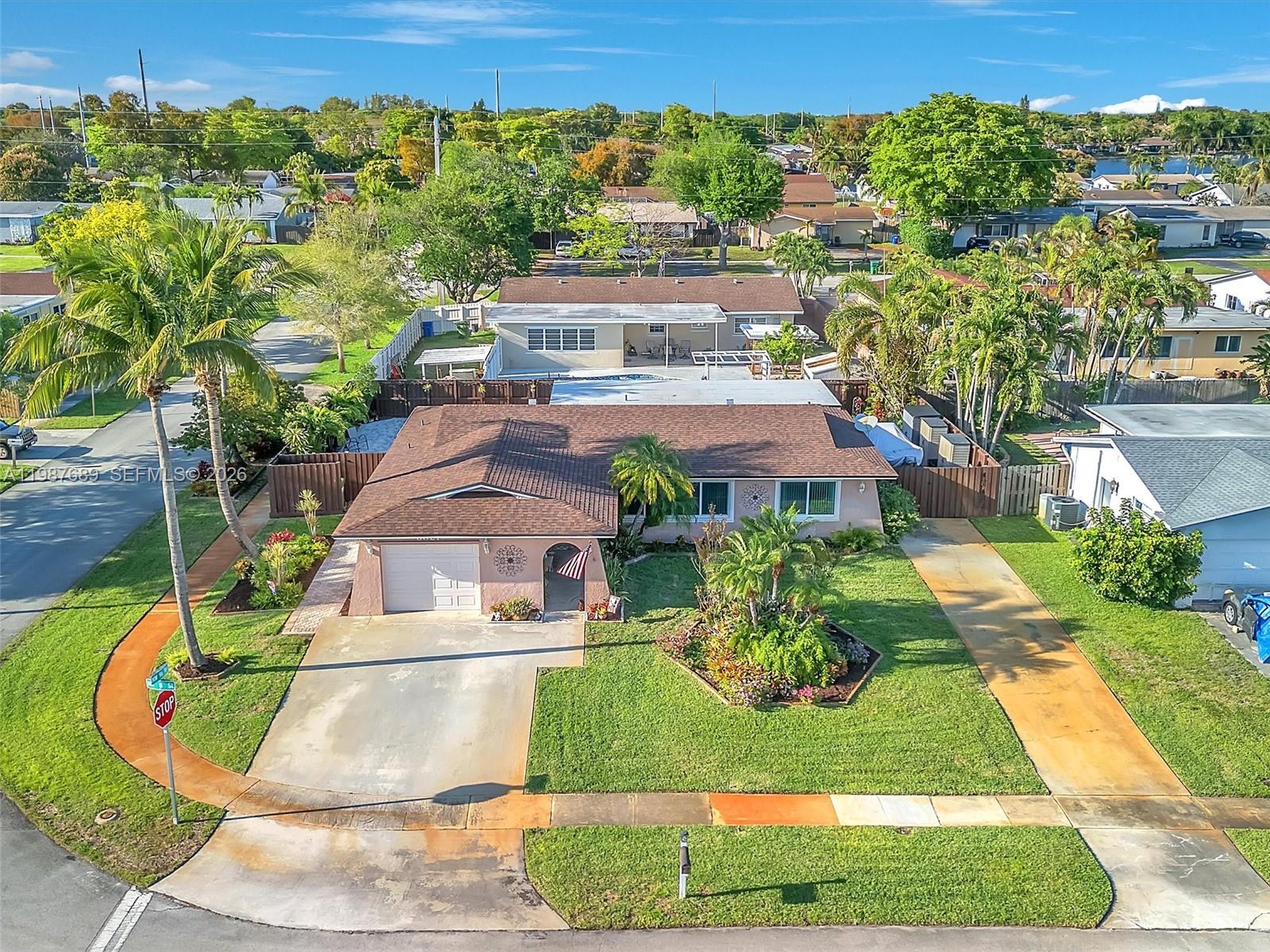 PASADENA LAKES SOUTH - Residential