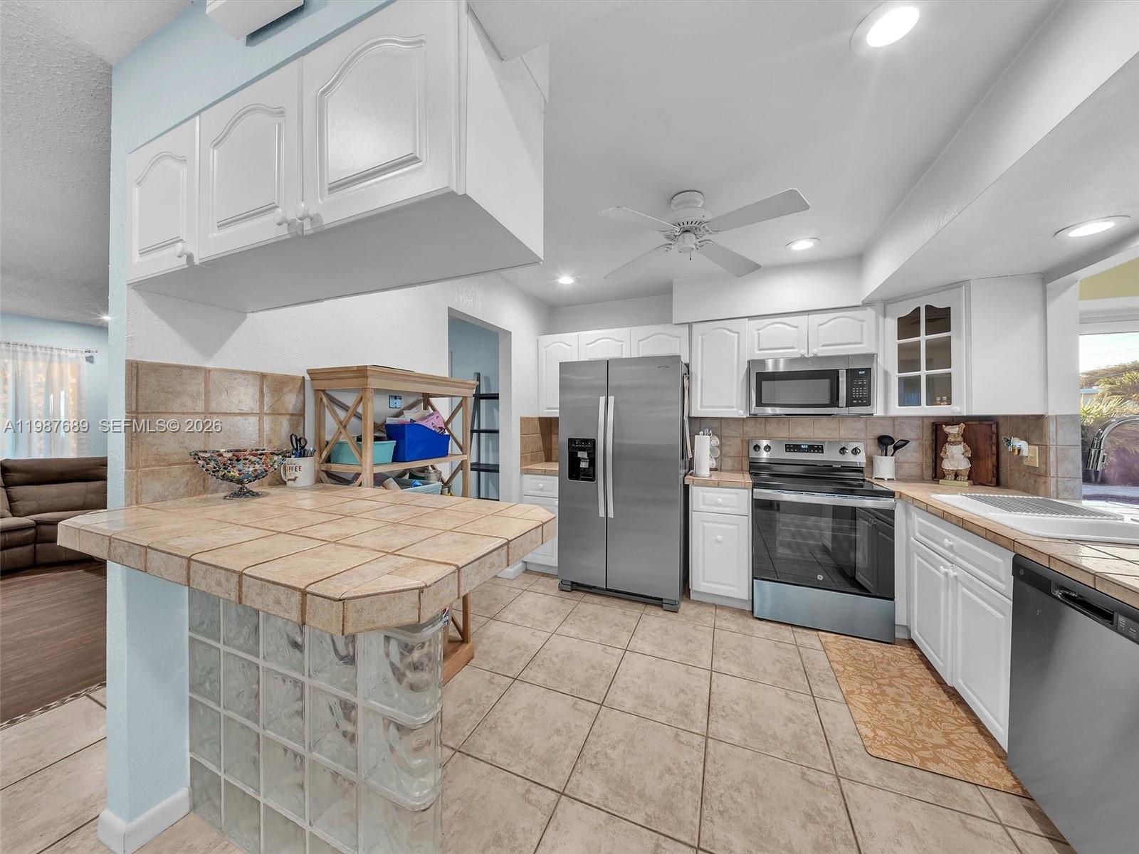 PASADENA LAKES SOUTH - Residential