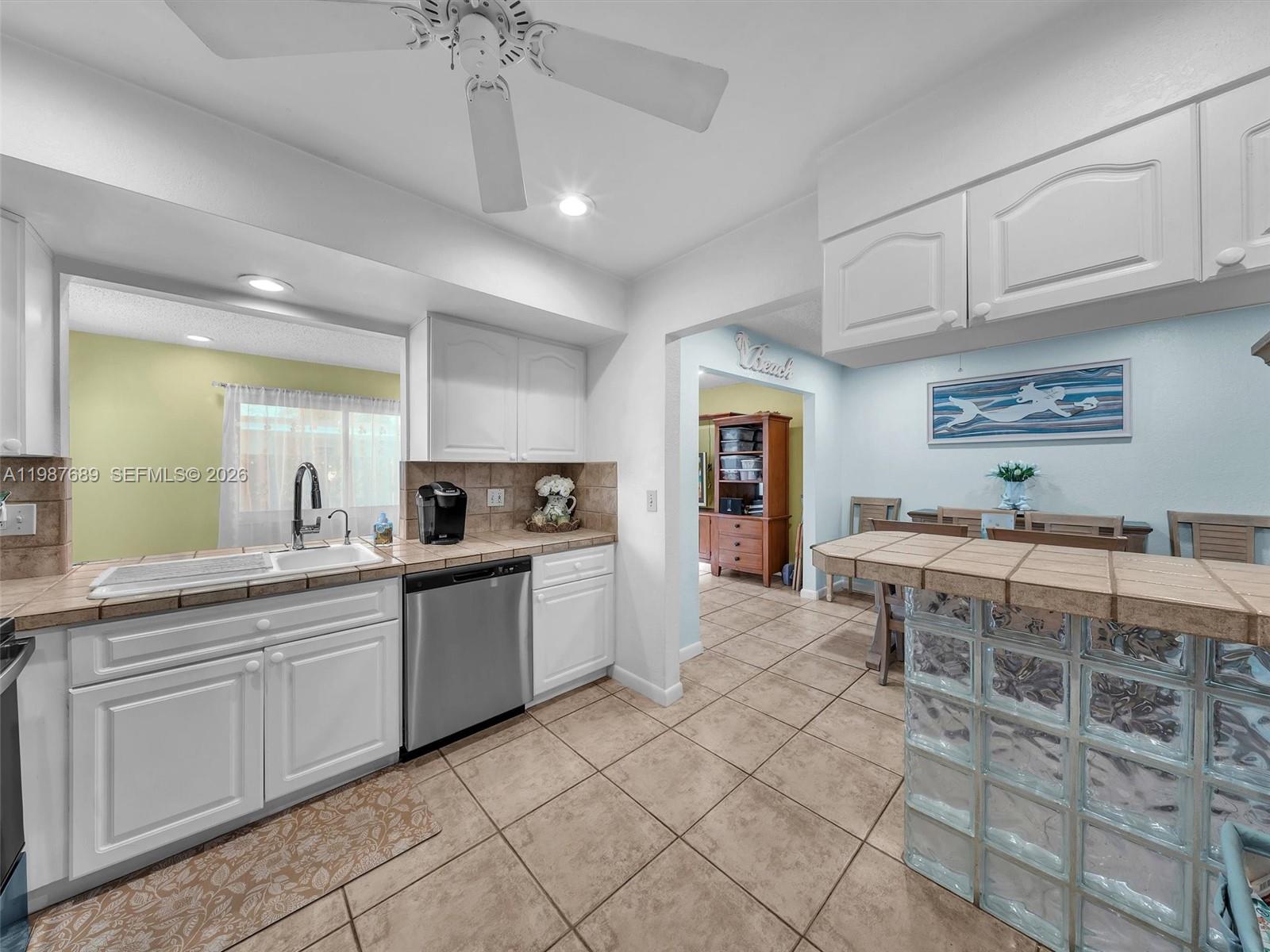 PASADENA LAKES SOUTH - Residential