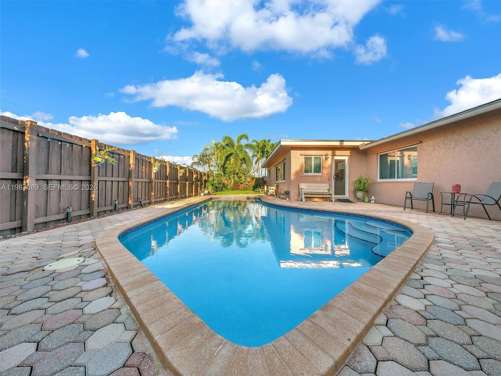 PASADENA LAKES SOUTH - Residential