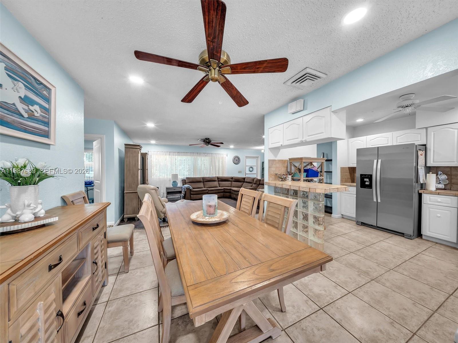 PASADENA LAKES SOUTH - Residential