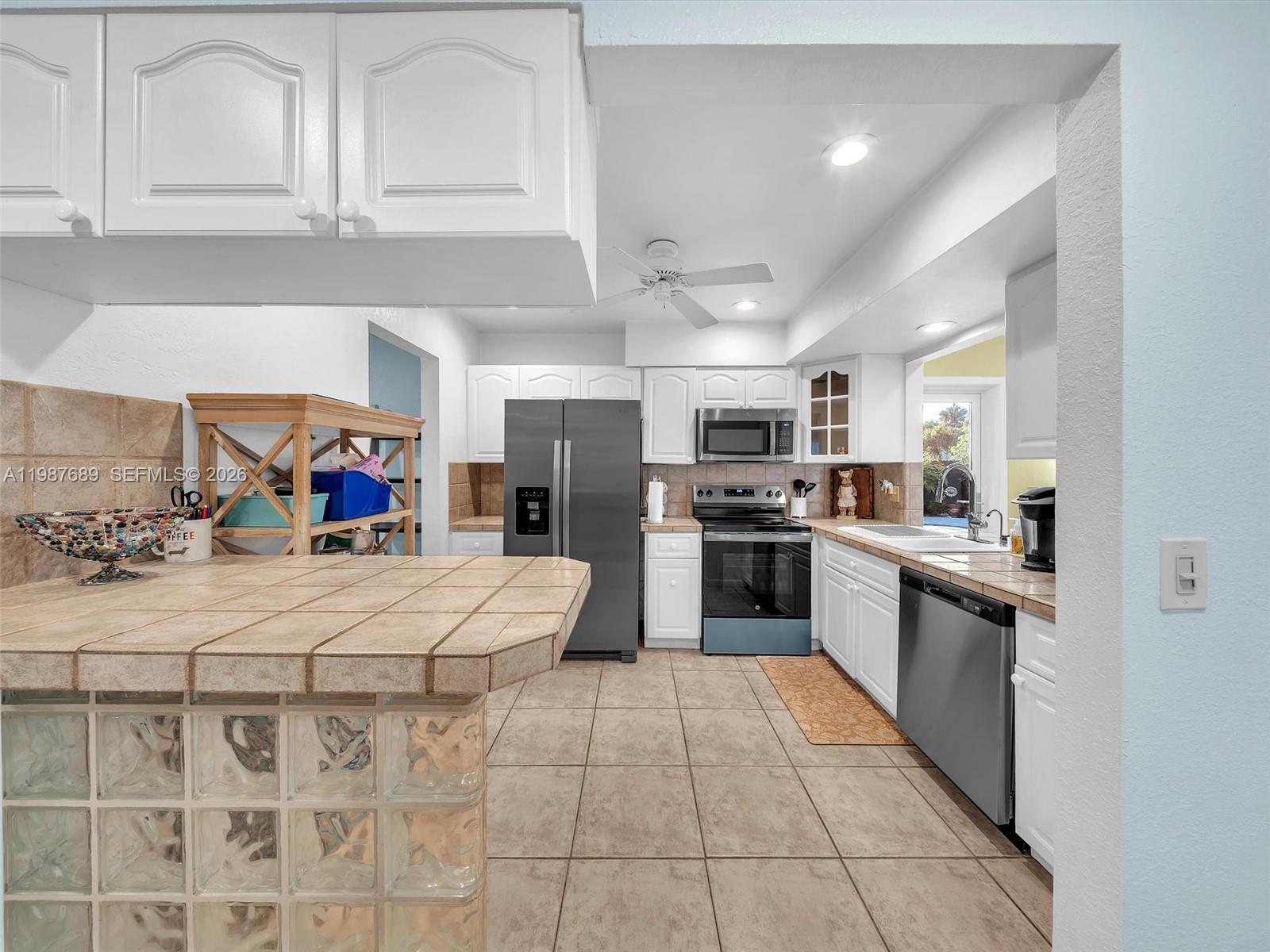 PASADENA LAKES SOUTH - Residential