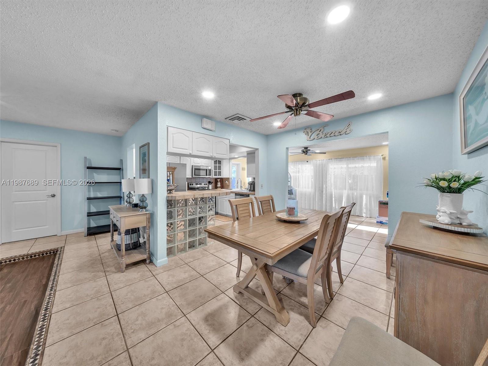 PASADENA LAKES SOUTH - Residential