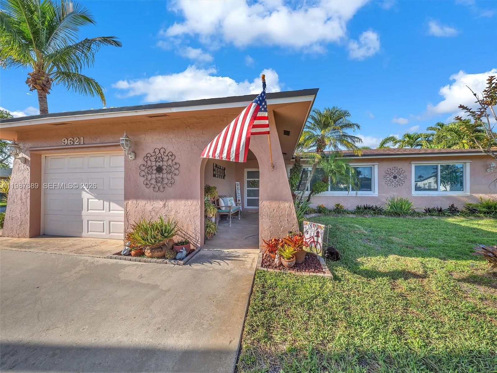 PASADENA LAKES SOUTH - Residential