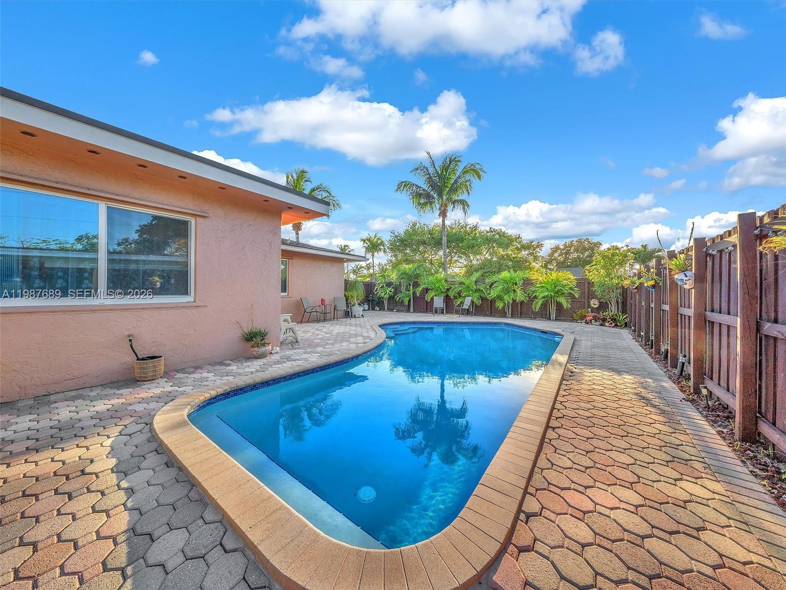 PASADENA LAKES SOUTH - Residential