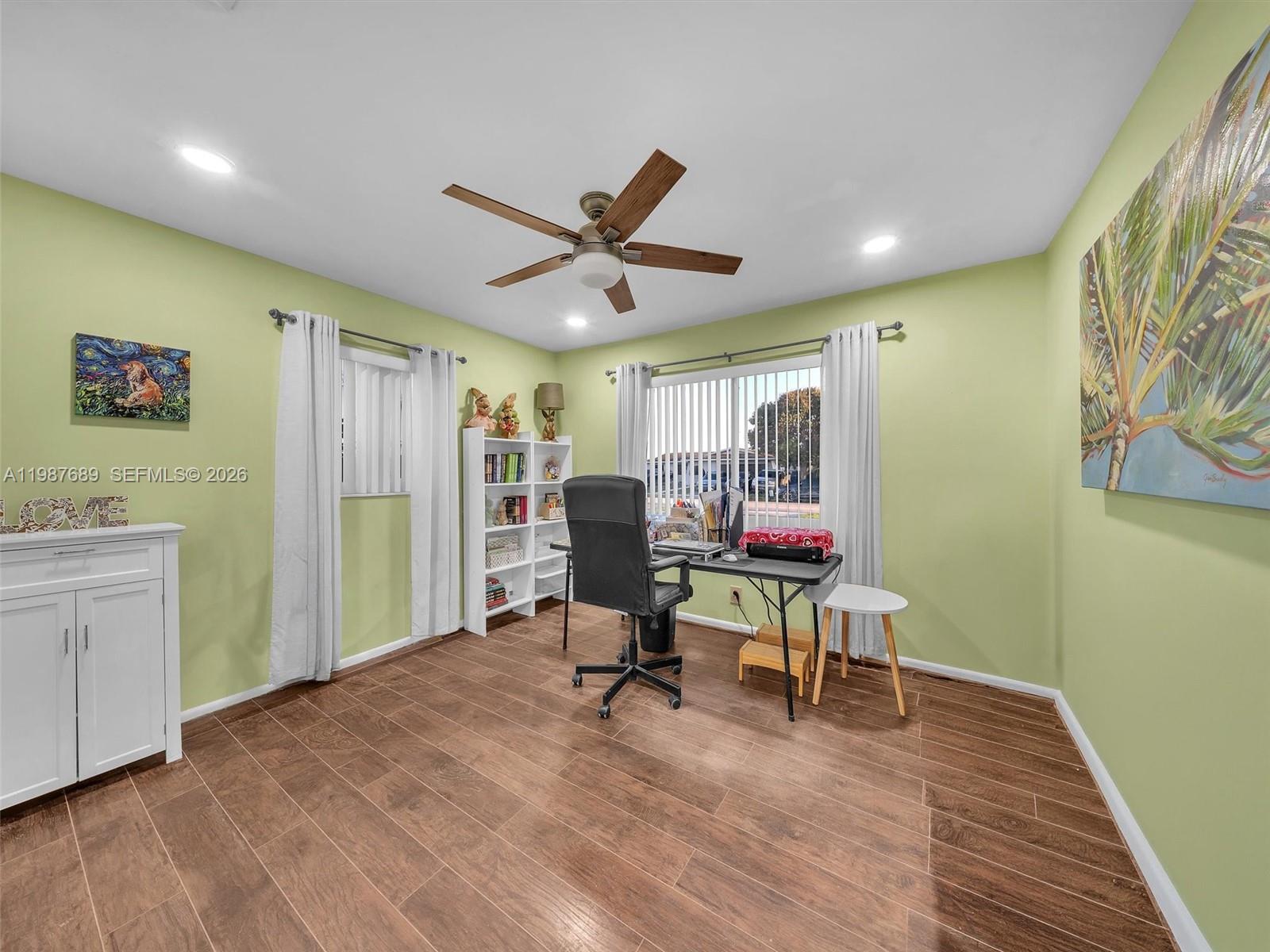 PASADENA LAKES SOUTH - Residential