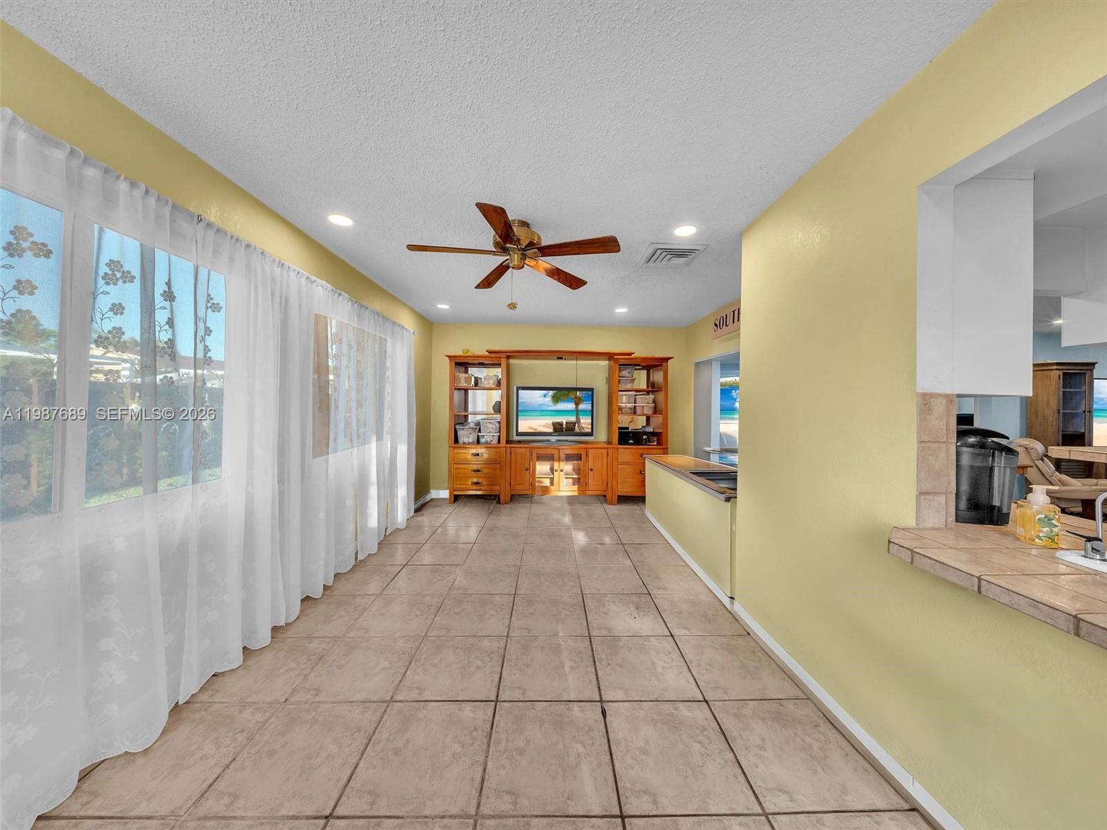 PASADENA LAKES SOUTH - Residential