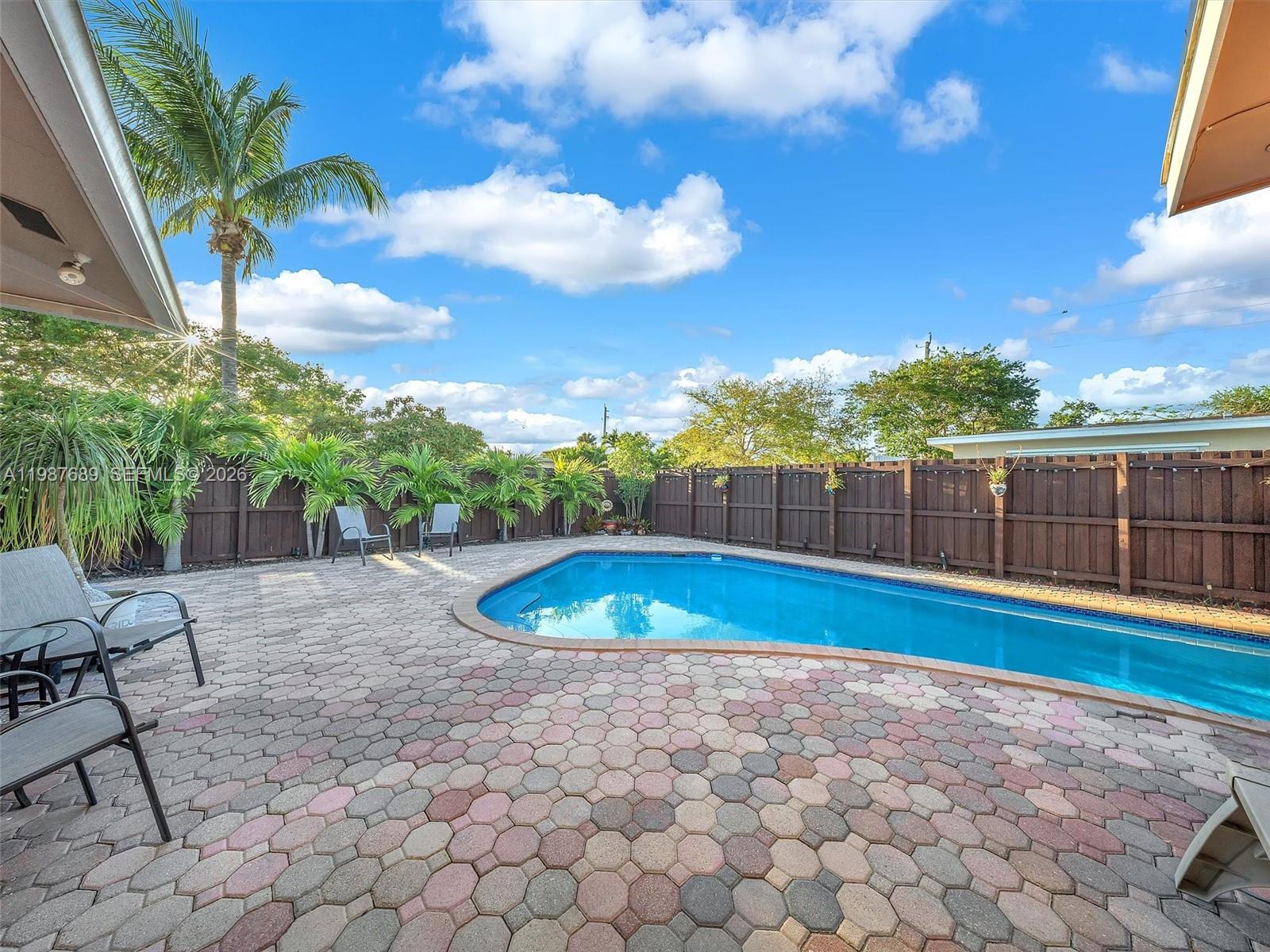 PASADENA LAKES SOUTH - Residential