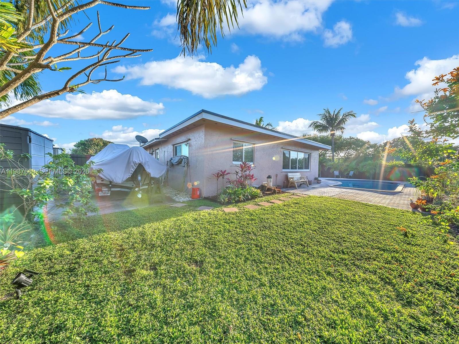 PASADENA LAKES SOUTH - Residential