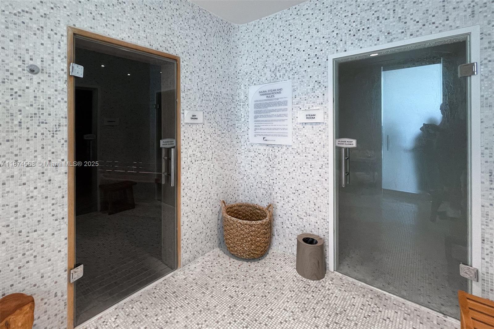 JADE SIGNATURE CONDO - Residential