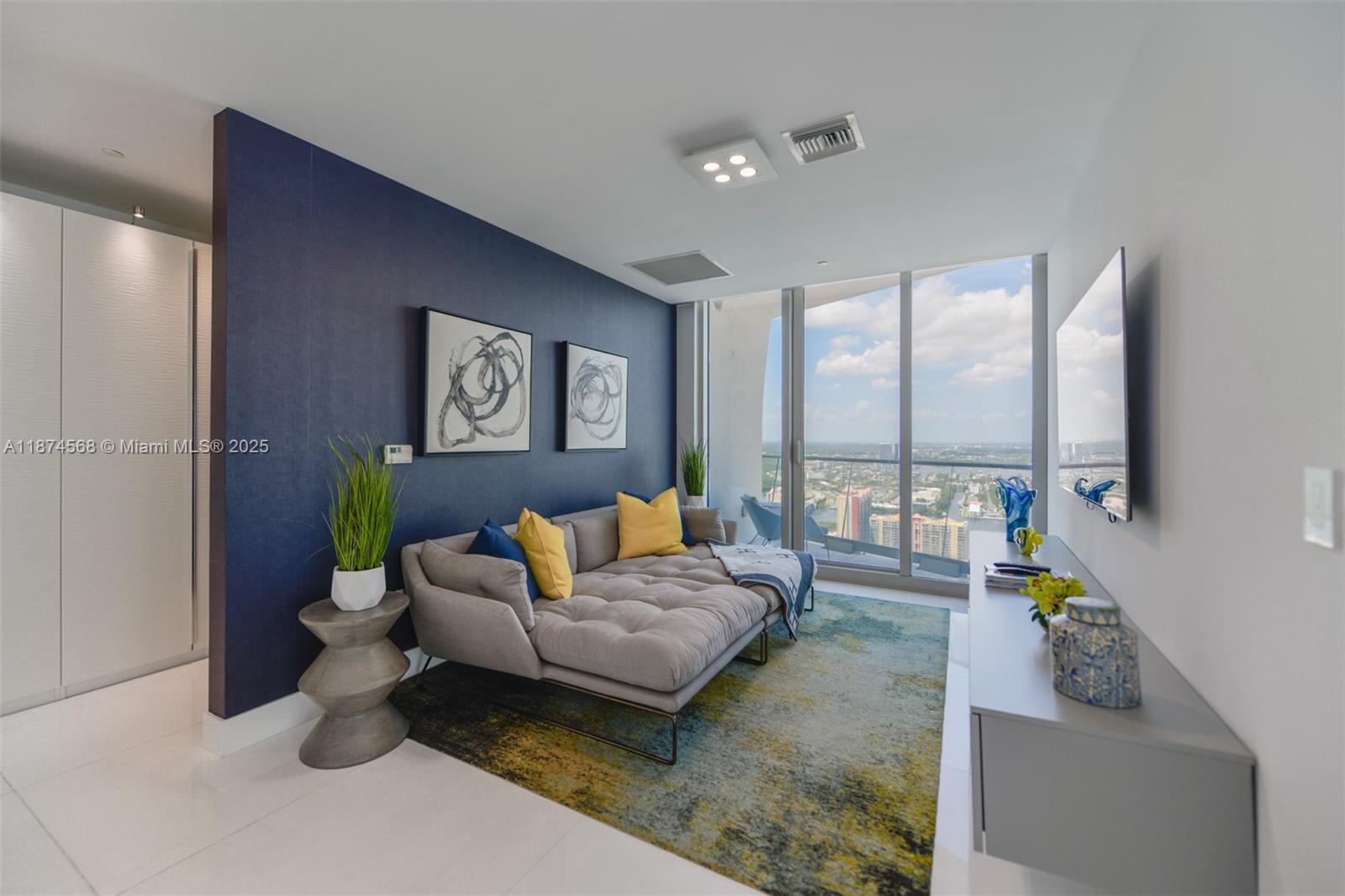 JADE SIGNATURE CONDO - Residential