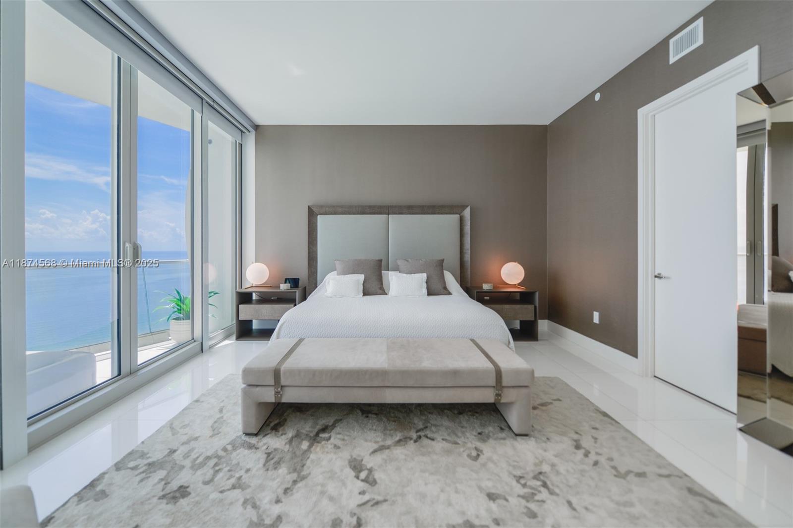 JADE SIGNATURE CONDO - Residential