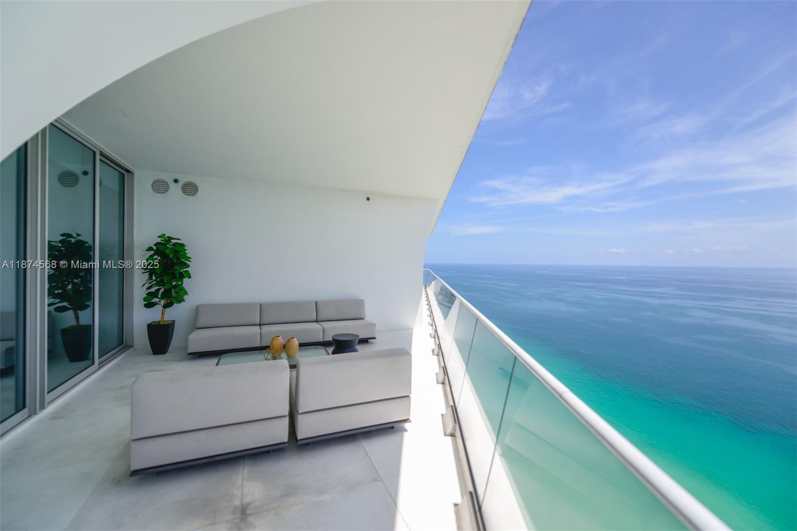 JADE SIGNATURE CONDO - Residential