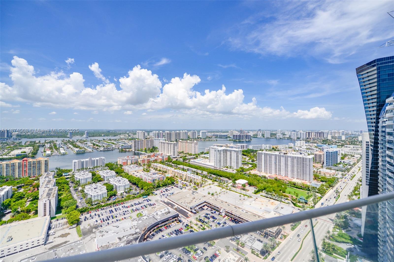 JADE SIGNATURE CONDO - Residential