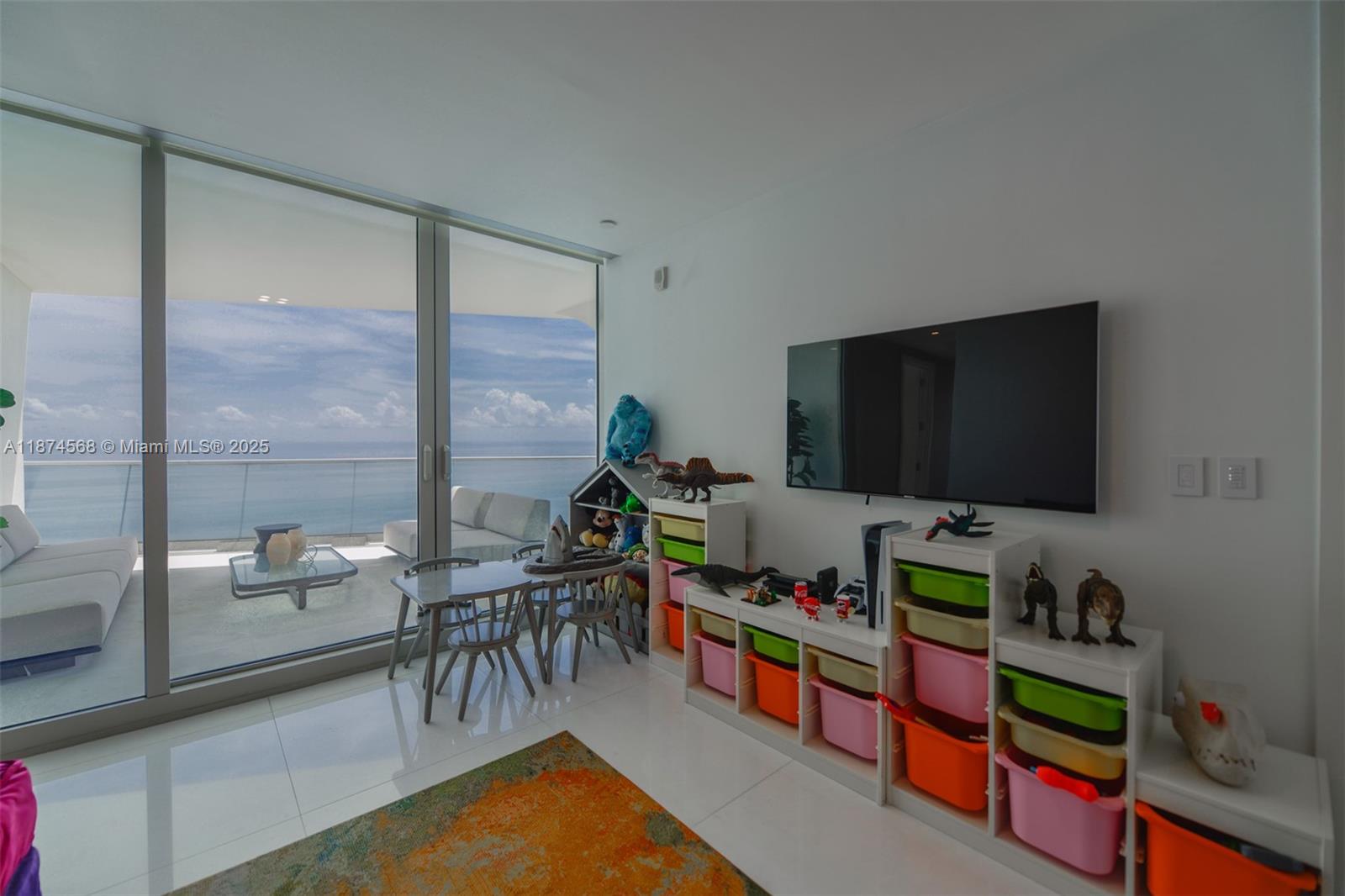 JADE SIGNATURE CONDO - Residential