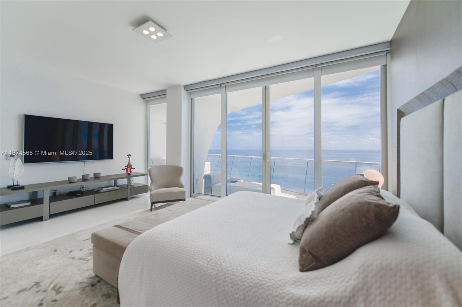 JADE SIGNATURE CONDO - Residential