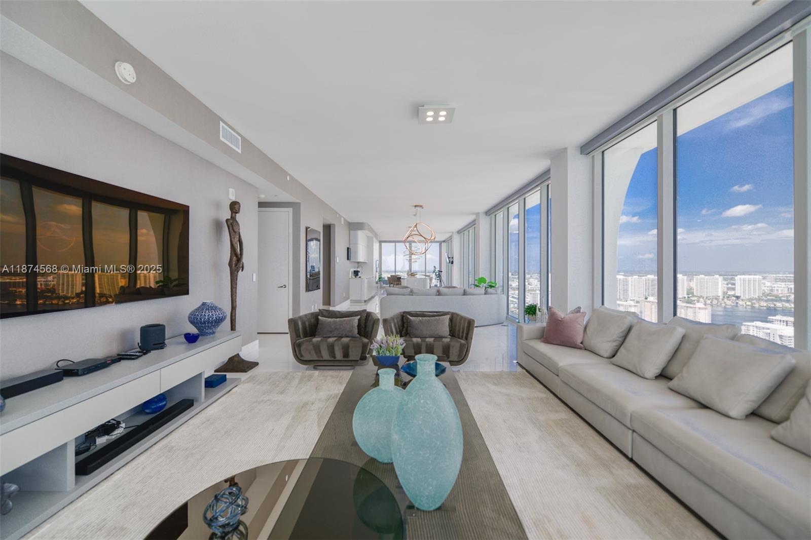 JADE SIGNATURE CONDO - Residential