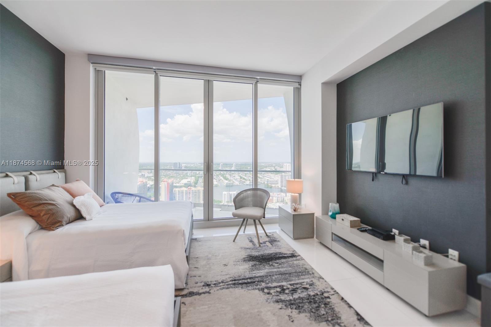 JADE SIGNATURE CONDO - Residential